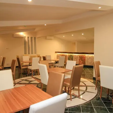 Lagoa Hotel شقة فندقية 4*