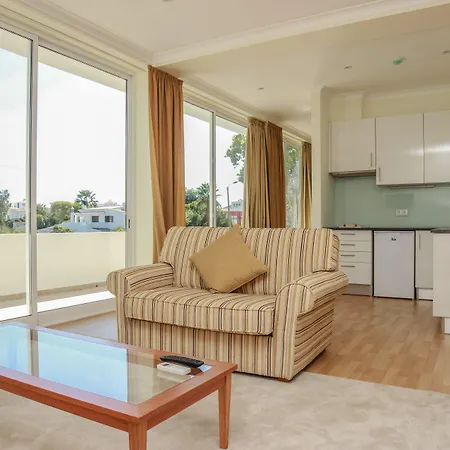 Aparthotel Lagoa Hotel