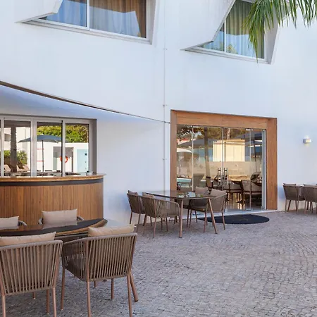 Apartmanhotel Lagoa Hotel 4*