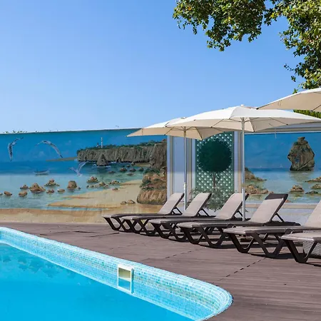 Apartmanhotel Lagoa Hotel 4*