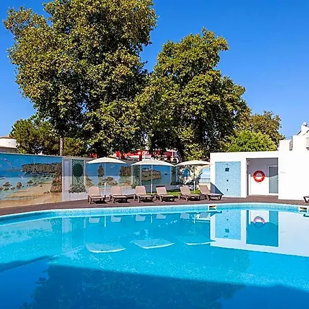 Lagoa Hotel מלון דירות 4*