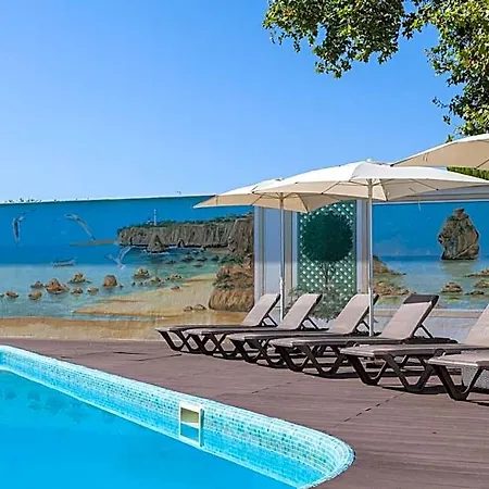 מלון דירות Lagoa Hotel 4*
