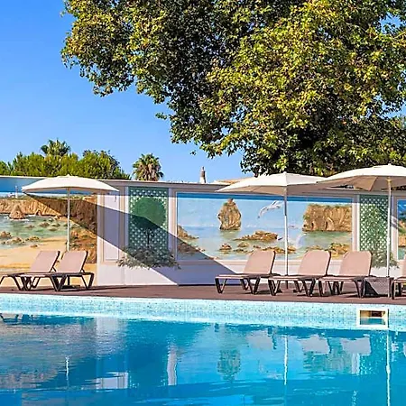 Lagoa Hotel מלון דירות 4*