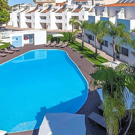 Lagoa Hotel מלון דירות לגואה