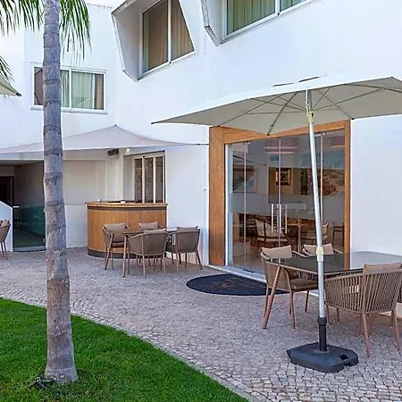 Lagoa Hotel מלון דירות לגואה