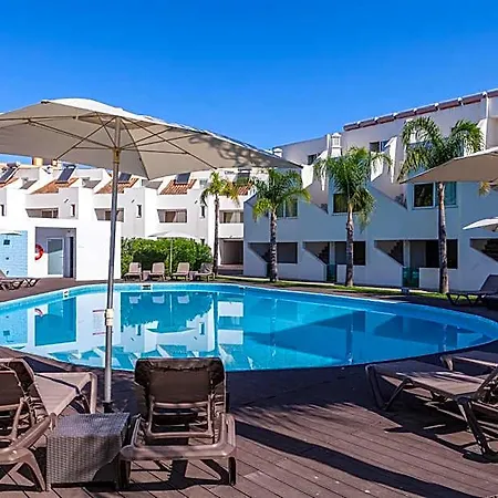 Lagoa Hotel מלון דירות לגואה