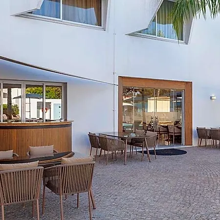 Lagoa Hotel מלון דירות לגואה