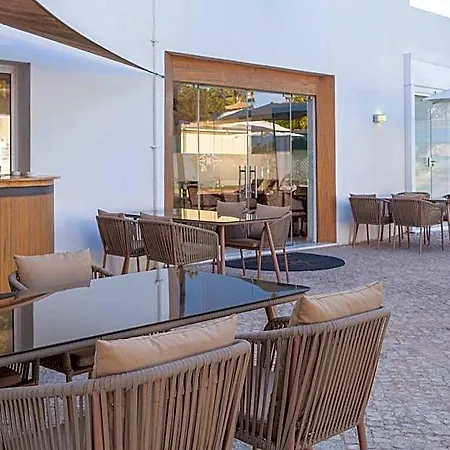 Lagoa Hotel מלון דירות