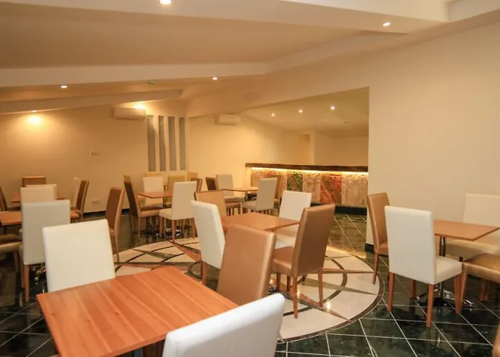 Lagoa Hotel Aparthotel 4*