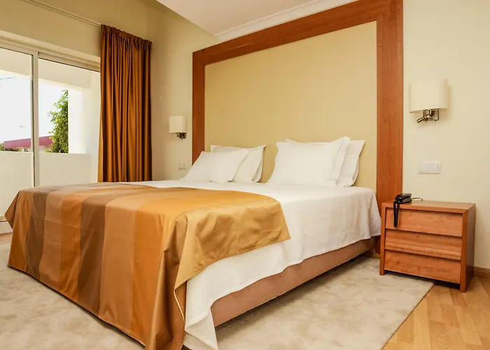 Aparthotel Lagoa Hotel 4*