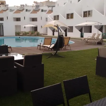 Lagoa Aparthotel 4*