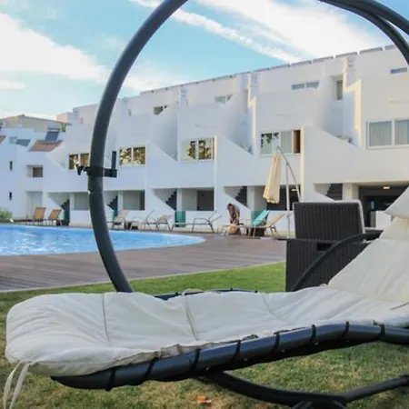 Lagoa Aparthotel 4*