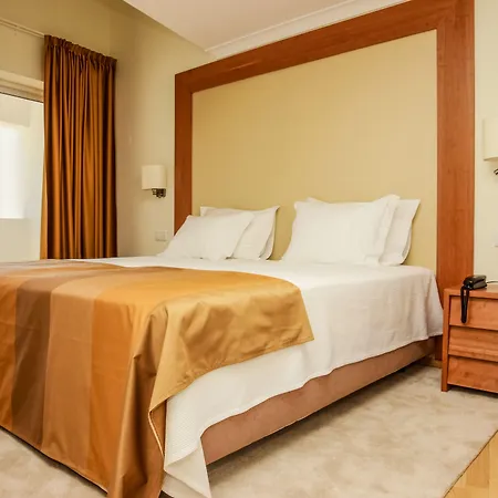 Aparthotel Lagoa Hotel 4*