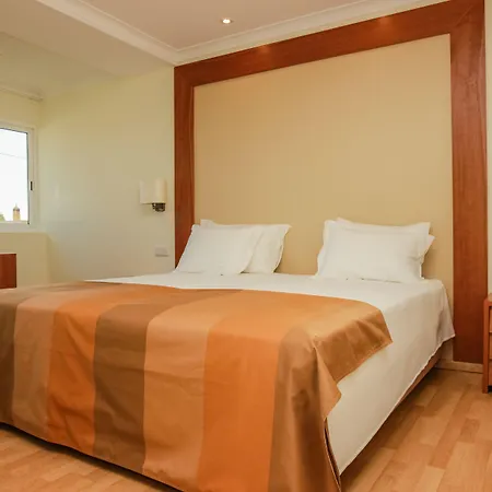 Lagoa Hotel Aparthotel 4*